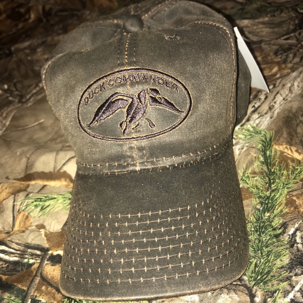 Duck Commander Velcro back NWT hat